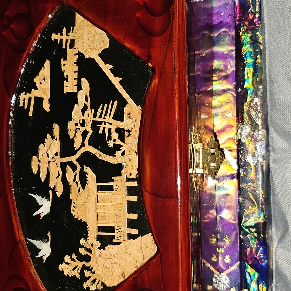Vintage Wooden Jewelry Box With Inlay Design